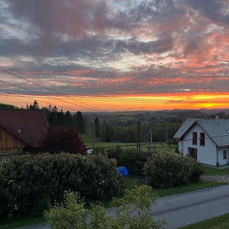 Апартаменти Chalupa Pod Zubstejnem Бистршіце-над-Пернштейнем Екстер'єр фото